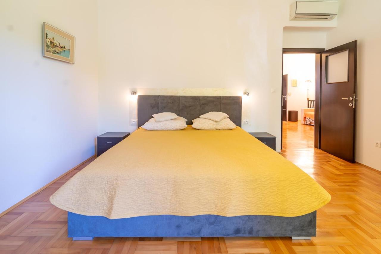 Apartments Naja Спліт Екстер'єр фото