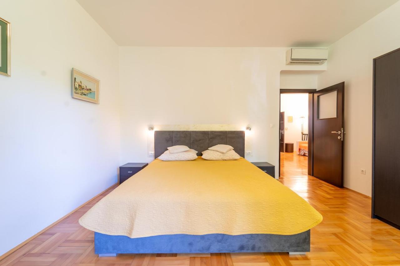 Apartments Naja Спліт Екстер'єр фото
