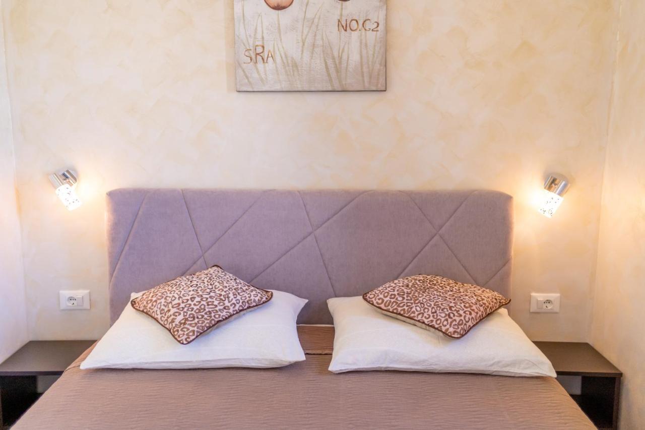 Apartments Naja Спліт Екстер'єр фото