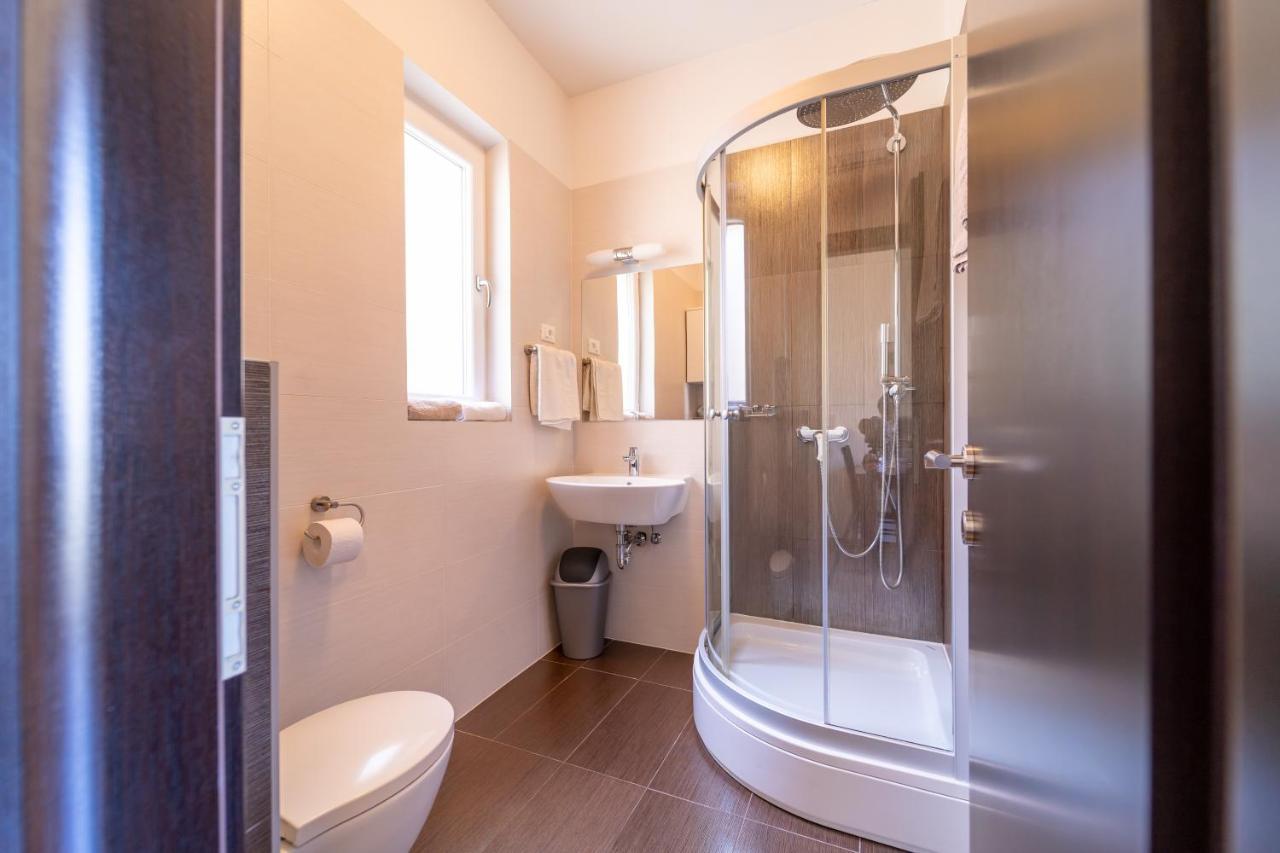 Apartments Naja Спліт Екстер'єр фото