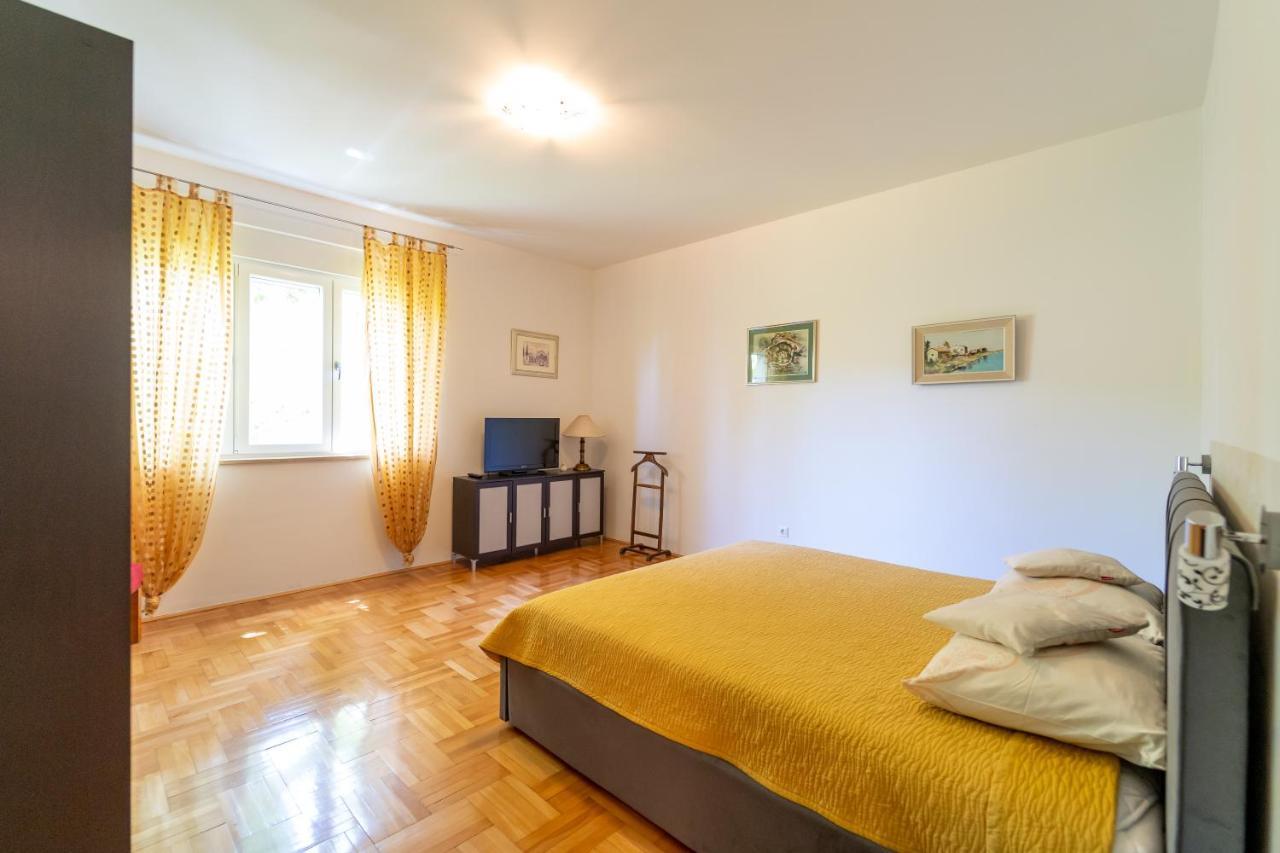 Apartments Naja Спліт Екстер'єр фото