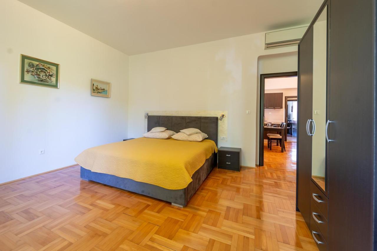 Apartments Naja Спліт Екстер'єр фото