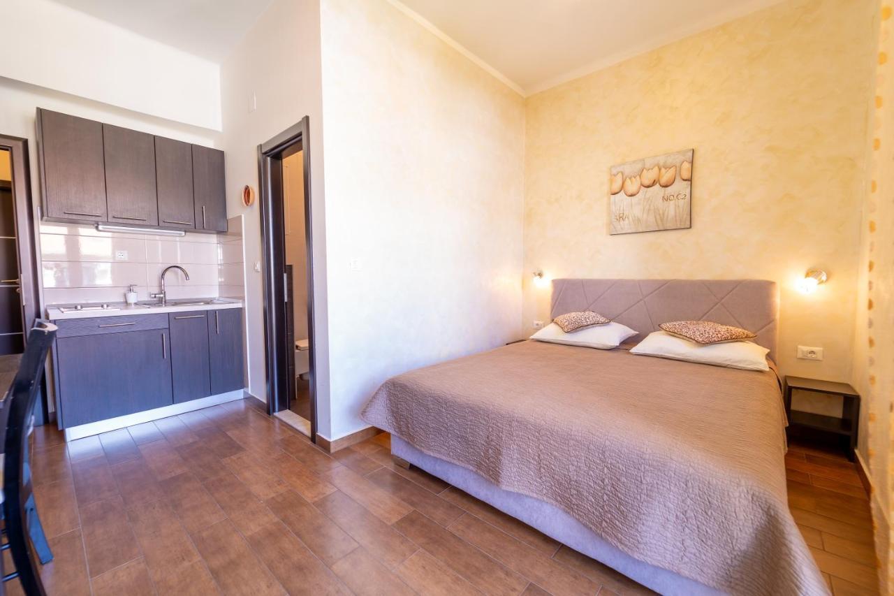 Apartments Naja Спліт Екстер'єр фото