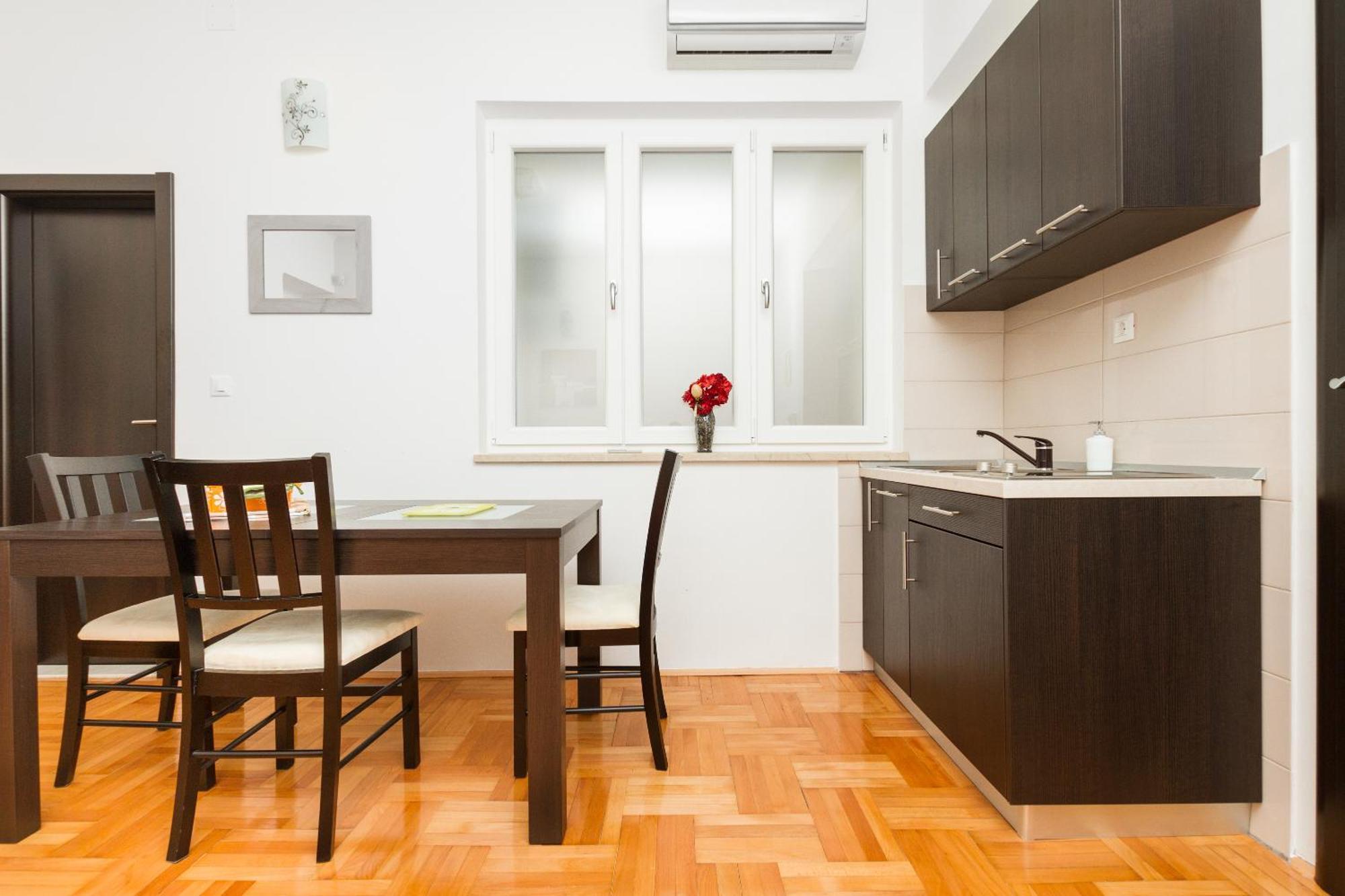 Apartments Naja Спліт Екстер'єр фото