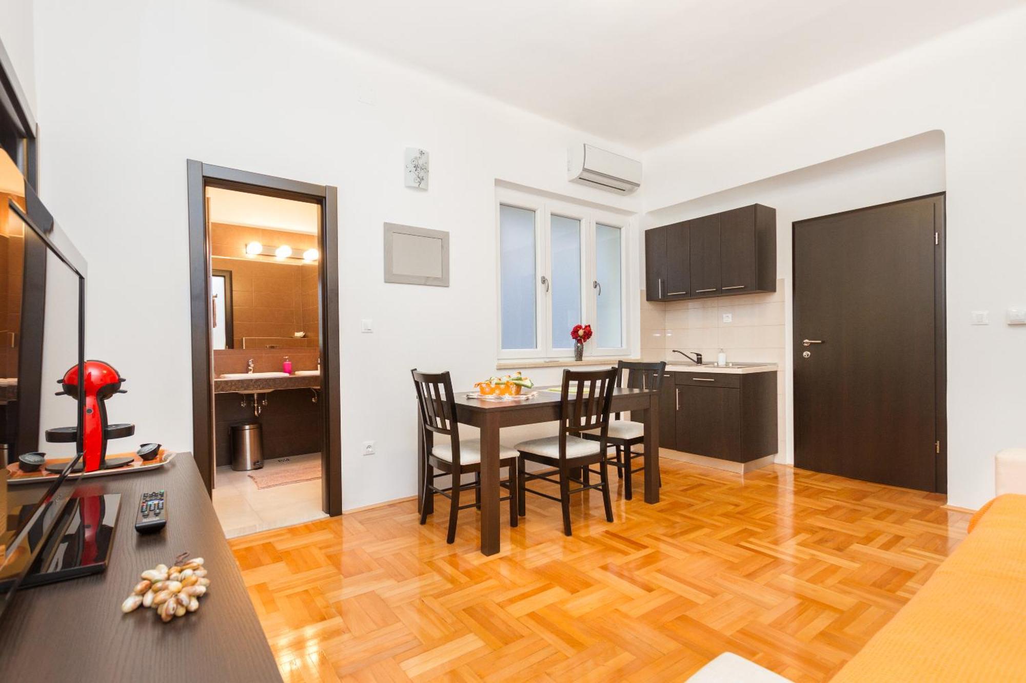 Apartments Naja Спліт Екстер'єр фото